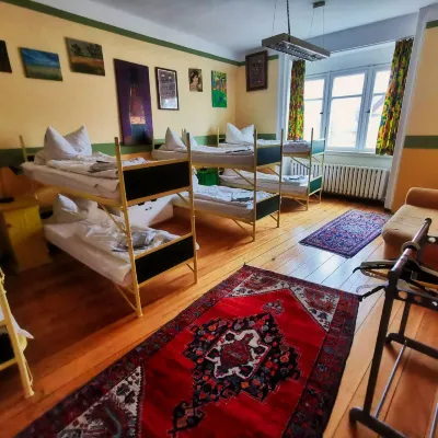Hummel Hostel - Historische Stadtvilla Mit Garten Hotels near Weimar town hall