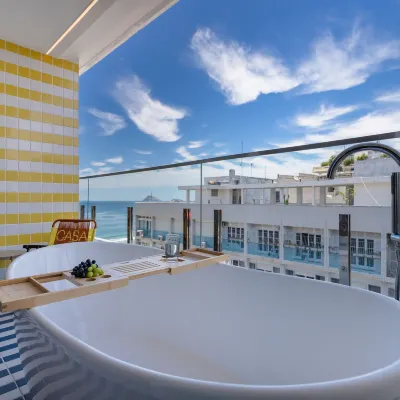 Sea View and Balcony with Bathtub Q2 Отели рядом с достопримечательностью «Пляж Леме»
