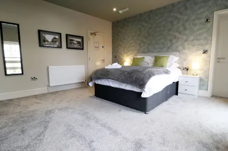 The Bridge Inn Hotel