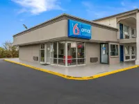 Motel 6 Tupelo, MS - Downtown Hotels in Lee County