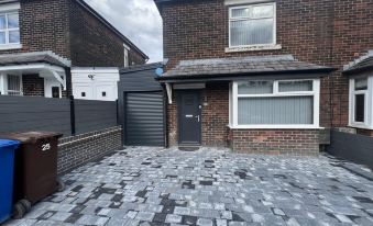 Whole House -Sleeps4-Parking-Garden-Bikinghiking