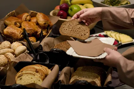 Axis Hotel Отели в г. Бертем