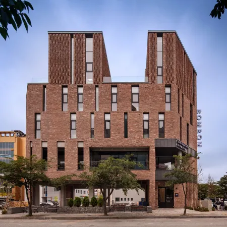 Boutique Hotel BomBom Отели рядом с достопримечательностью «Фантазийный музей чашек»