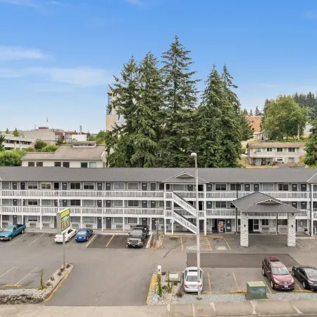 Basecamp Puyallup a Travelodge by Wyndham