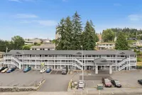 Basecamp Puyallup a Travelodge by Wyndham - parking