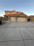 SPORTS LOVERS! Stunning 4BR/3BA home with pool & outdoor dining- Sportee Home Hotels near Goodyear Ballpark
