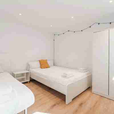 Feel Welcome Barcelona Smart Flat Rooms