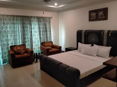 Peridot Vacation Inn, Bahria Hotels near Community Park
