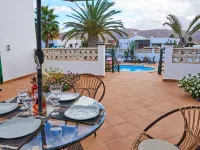 Holiday Home in la Oliva Fuerteventura with Swimming Pool