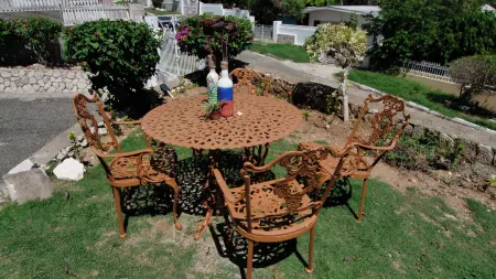 876 JA Oasis & Homestay - by Kingston Airport