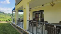 KAIJE COUNTRY COTTAGES Hotels in Burahya