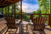 Luxury 3/2.5 Cabin: Lake Views, Theatre+GameRoom!