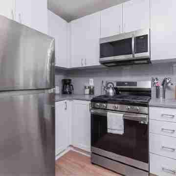 VA - Avalon - Apt 302 Rooms