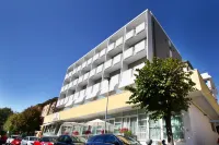 Hotel Boom Hotel dekat Cimitero Monumentale di Rimini