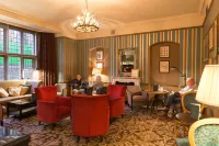 The Crown Manor House Hotel - parking