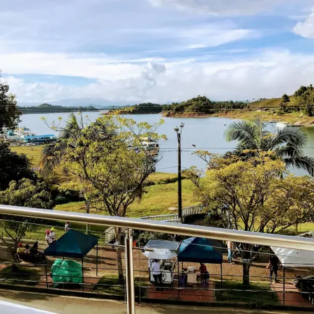 Aptos Vista Al Embalse, Frente Al Lago, Restaurantes, Bares