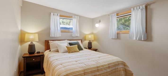 Lake Pulaski Getaway Hotels in Wright County