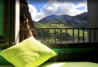 Barri Antic Hostel & Pub