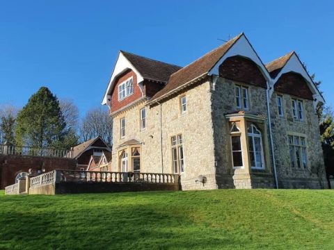 Historic Manor House - Sleeps 16 - Pool & Hot Tub