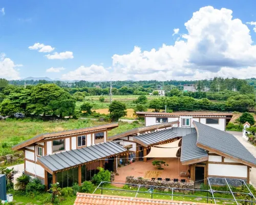 Jeju Bijasupgil15 Pension Hotels near غابات بيجاريم