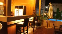Romyen Garden Place - bar