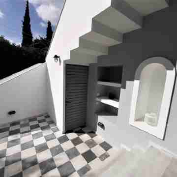 The Elegant Summer House Others