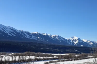 Golden Mountain View Suites Hotels in 