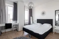 Stunning Views 2Br Apt with Sauna & Best Location - Apartments