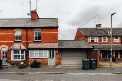 Park End House - Parking, Pet Friendly Hotels in Henley-on-Thames
