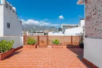 Dreams of Marbella Old Town Отели рядом с достопримечательностью «Пуэрто де Кабопино»