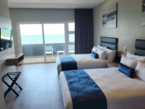 12 Oceans Hotel and Conference Centre Hotels in Kingsburgh