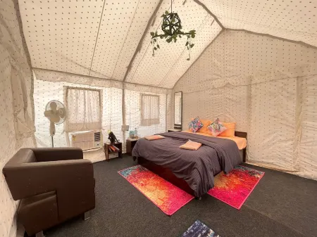 Antrix Resorts & Retreat Отели рядом с достопримечательностью «Eden Rock River Resort»