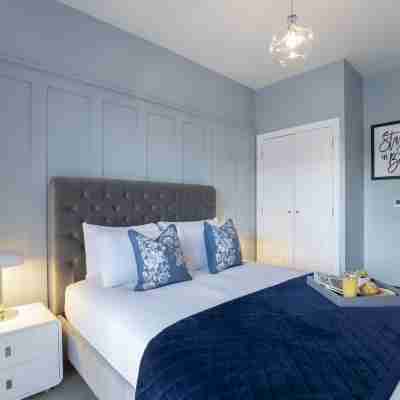 Elliot Oliver - Luxurious Two Bedroom Apartment in the Docks Rooms