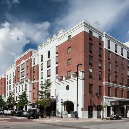 Hampton Inn & Suites Gainesville-Downtown