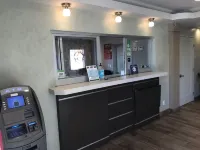 Crystal Inn Suites & Spas - Motels