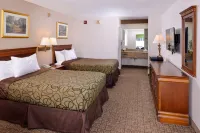 Briarwood Inn of Geneva - Мотели
