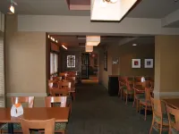 Quality Inn & Suites PE Trudeau Airport Hotels near Lachine