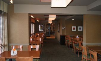 Quality Inn & Suites PE Trudeau Airport