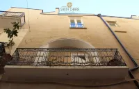 B&B Dimora Santa Chiara - Bed and Breakfasts