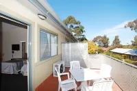 Travellers Motor Village Hotels in Mayfield West