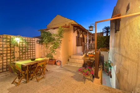 Muses-Old Town Отели рядом с достопримечательностью «Родосская крепость»