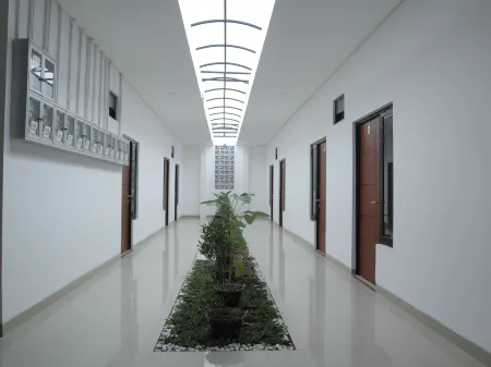 The Maguwo Premiere Kost Ekslusif Отели рядом с достопримечательностью «Blue Lagoon Sendang Tirta Budi»