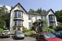 Blenheim Lodge - Bed and Breakfasts