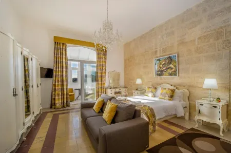 Point de Vue Guesthouse Отели рядом с достопримечательностью «Mdina Gate»