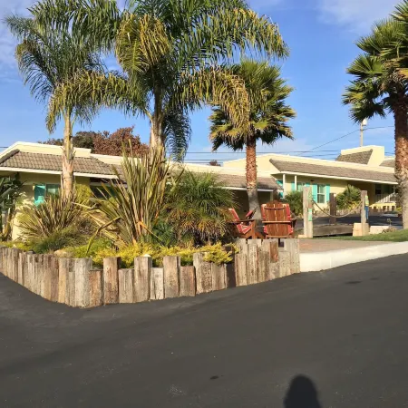 Beach Bungalow Inn and Suites