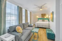 Coastal Getaway Retreat–Steps to the Beach! Studio/1BA. Sleeps 2. In 4-Plex.Pool