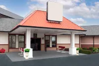 Travelodge by Wyndham Indianapolis Speedway Hôtels à proximité de : NASCAR Racing Experience and Richard Petty Driving Experience