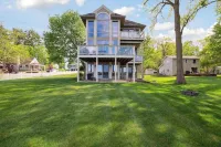 Beautiful Lake Front House on Clark Lake with a Large Yard!  Sleeps 20+