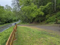 Hill Top Cottage with Chickens!
