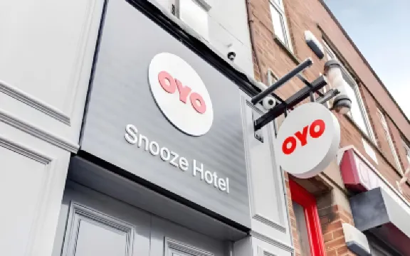 Snooze Hotel Hotels near Corby